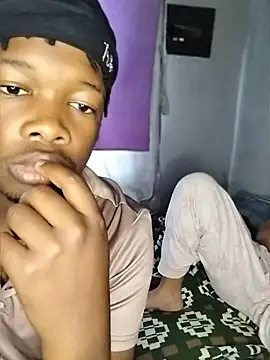 צ'אט XXX בשידור חי של YounG_999_prince