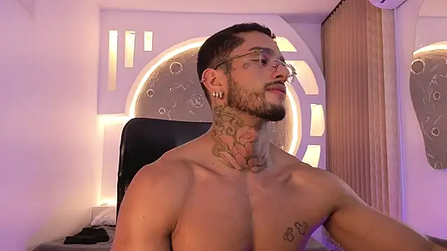 Alanrodgers Adlı Modelin Canlı XXX Sohbeti