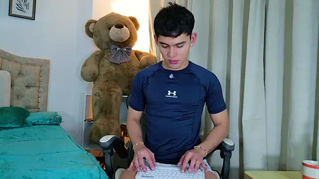 estebanperez_26 网络视讯表演