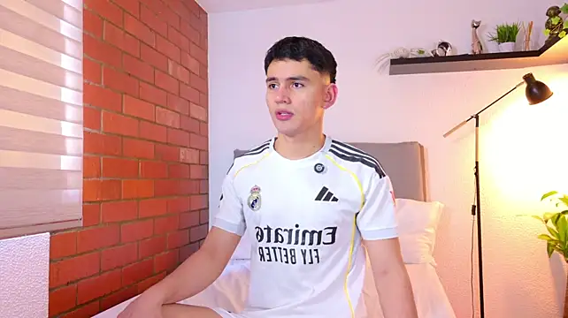 estebanperez_26's Webcam Show