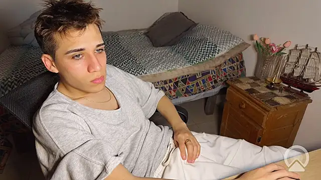Show modela kevinnoff19 na web-kameri