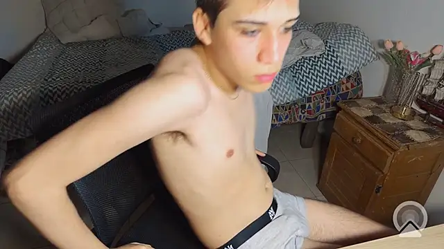 kevinnoff19 Show Webcam
