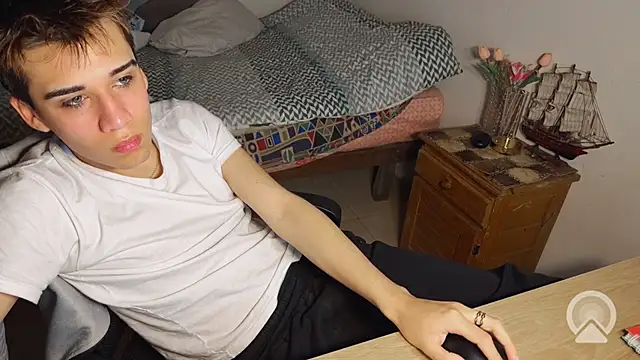 kevinnoff19 Show Webcam