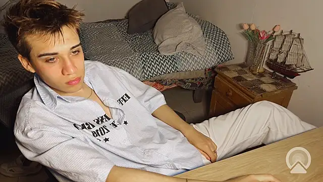 kevinnoff19 Pertunjukan Webcam
