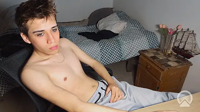 kevinnoff19 Show Webcam