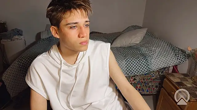 Show modela kevinnoff19 na web-kameri