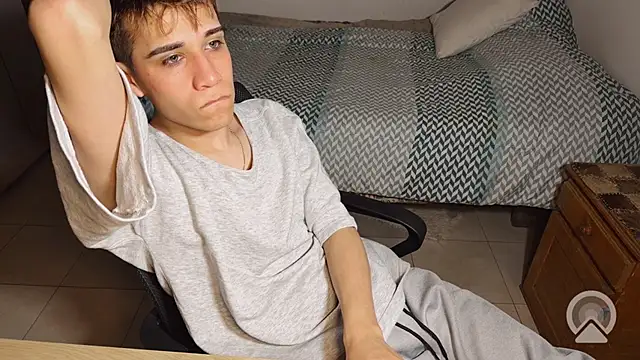 Show modela kevinnoff19 na web-kameri