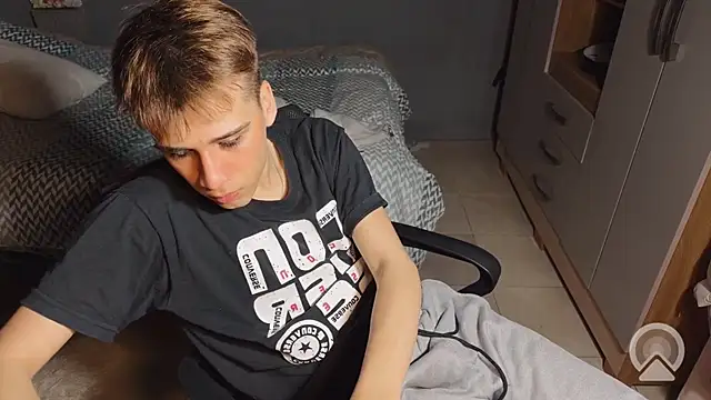 kevinnoff19 Show in webcam
