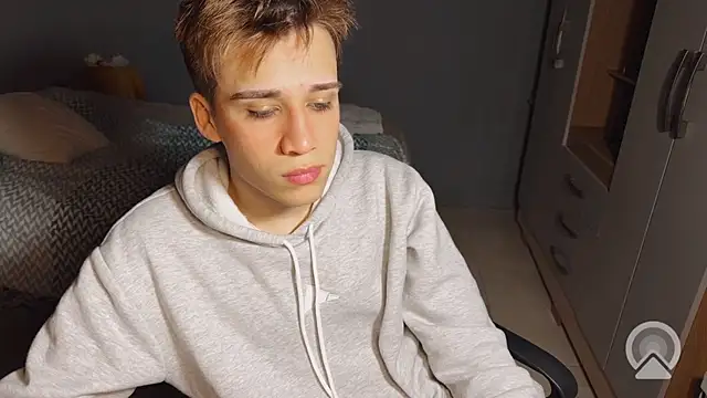 Pokazy przed kamerką – kevinnoff19