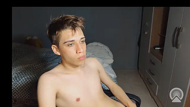 kevinnoff19 Pertunjukan Webcam