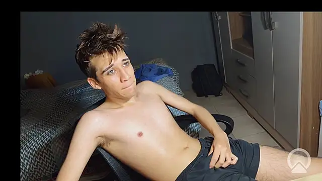 Show modela kevinnoff19 na web-kameri