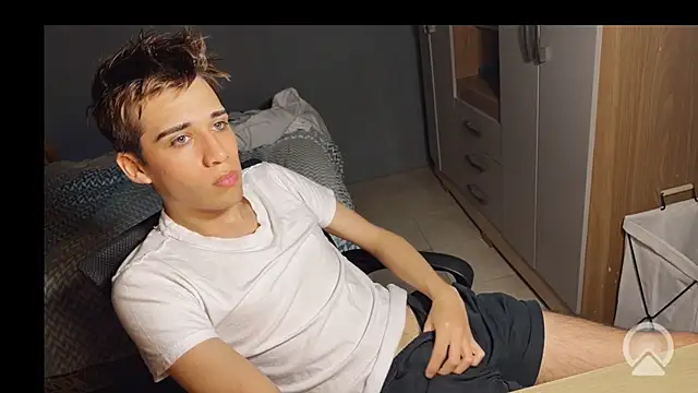 kevinnoff19 Show in webcam