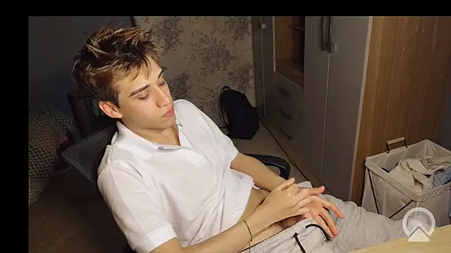 kevinnoff19 Show in webcam