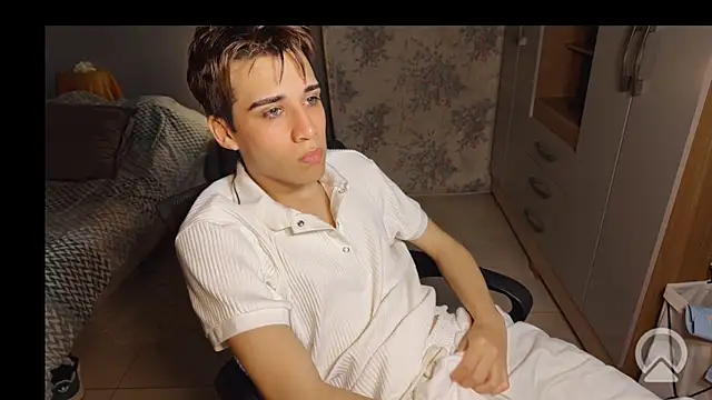 Show modela kevinnoff19 na web-kameri