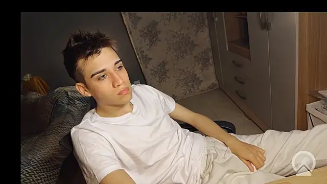 kevinnoff19 Pertunjukan Webcam