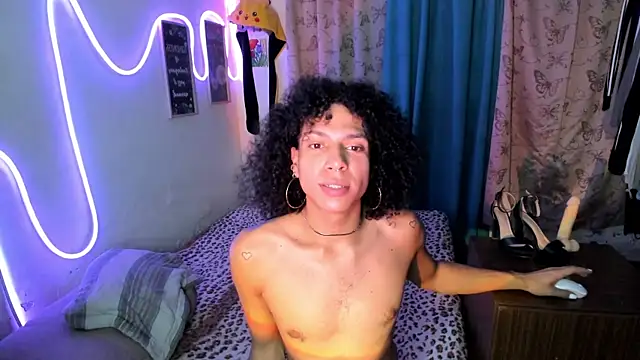 Angel_White25 Adlı Modelin Web Kamerası Şovu