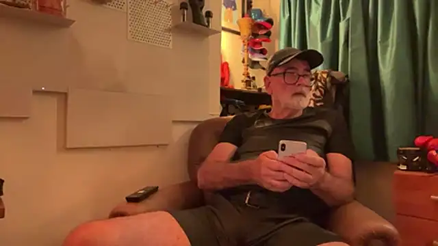 Leatherbtm's Webcam Show
