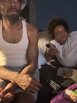 חדר צ'אט בשידור חי של SoboredBbc240