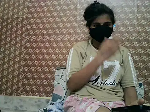 Anamika_Rathor Adlı Modelin Canlı XXX Sohbeti
