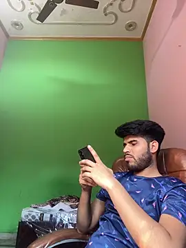 BIGGGGGBOYYYYY Show in webcam