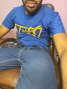 BIGGGGGBOYYYYY Show in webcam