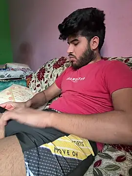 MASTTERRRR: διαδικτυακό σόου στην κάμερα