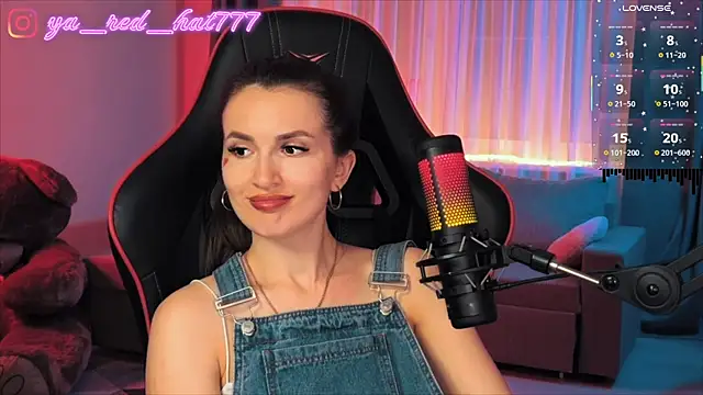 -RED_HAT-'s Live XXX Chat