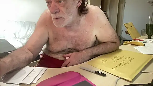 coach-karl: διαδικτυακό σόου στην κάμερα