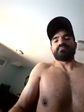 piggylatino: διαδικτυακό σόου στην κάμερα