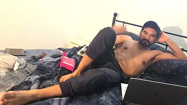 piggylatino's Webcam Show