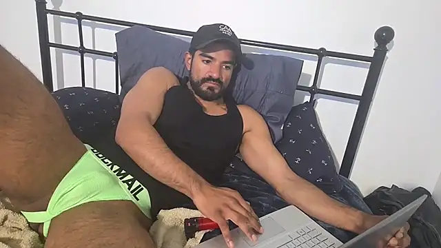 piggylatino's Webcam Show