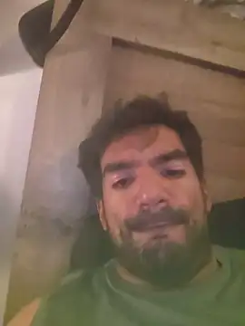 piggylatino: διαδικτυακό σόου στην κάμερα