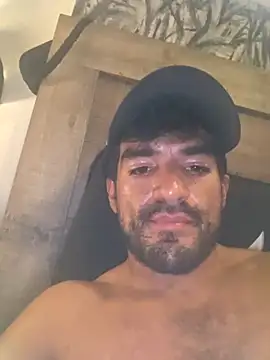 הופעת וובקאם של piggylatino