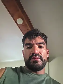 piggylatino's Webcam Show