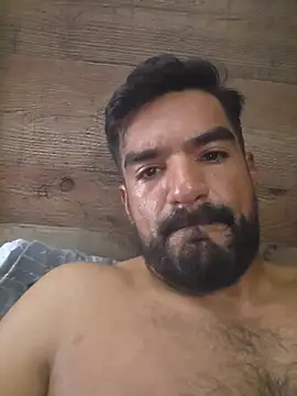 piggylatino: διαδικτυακό σόου στην κάμερα