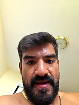piggylatino: διαδικτυακό σόου στην κάμερα