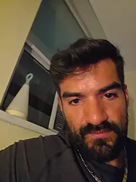 הופעת וובקאם של piggylatino