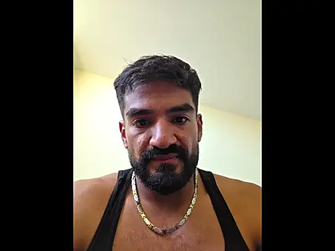 piggylatino: διαδικτυακό σόου στην κάμερα