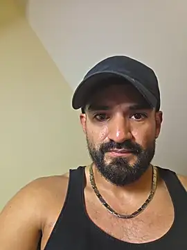 piggylatino: διαδικτυακό σόου στην κάμερα