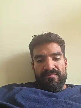 piggylatino: διαδικτυακό σόου στην κάμερα