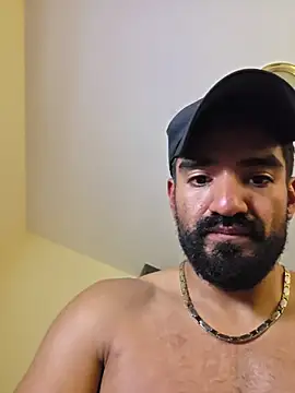 piggylatino: διαδικτυακό σόου στην κάμερα