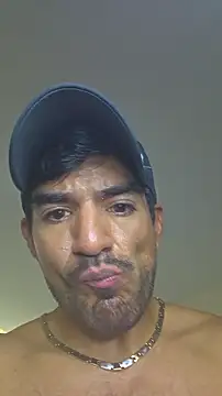 הופעת וובקאם של piggylatino