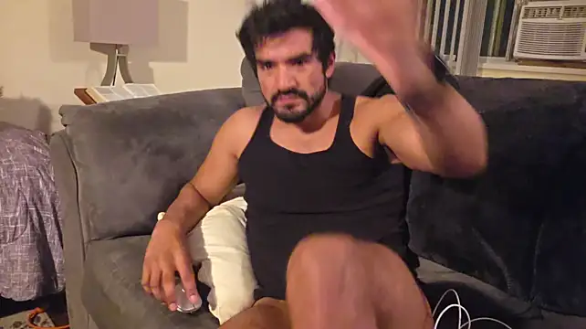 הופעת וובקאם של piggylatino