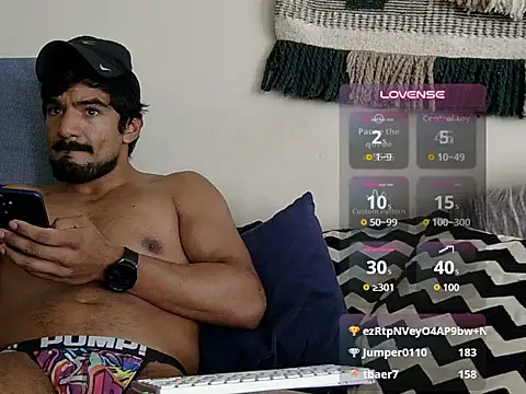 عرض كام piggylatino