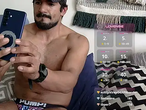 piggylatino webcam show