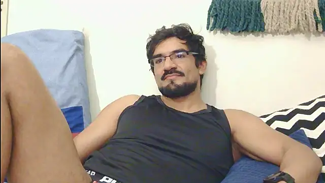 عرض كام piggylatino
