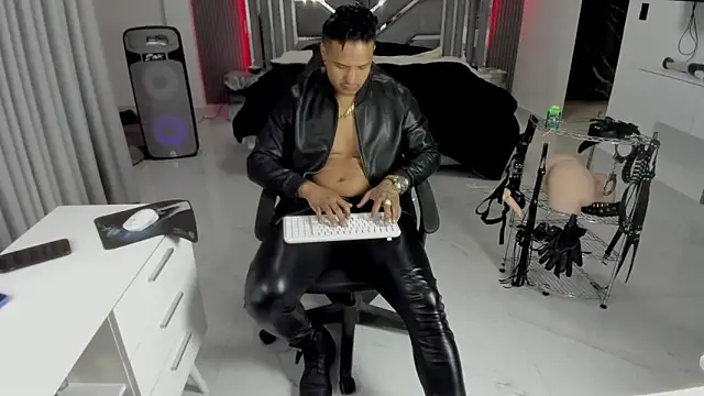 master_leather webkamerás műsora