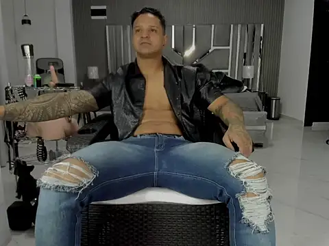 عرض كام master_leather