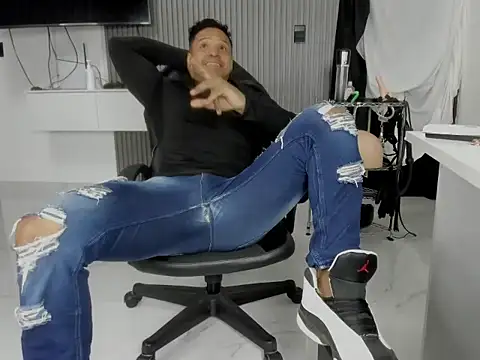 عرض كام master_leather