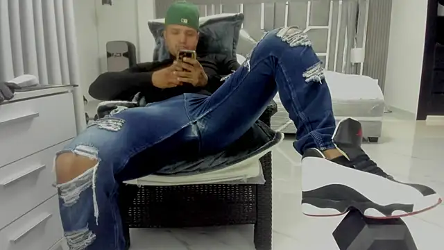 Show modela master_leather na web-kameri